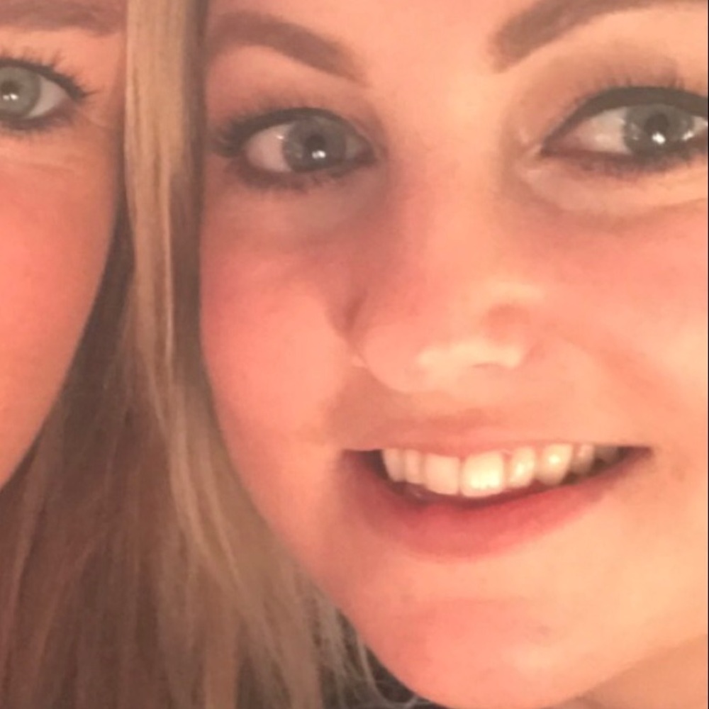 Meet your Posher, Laura